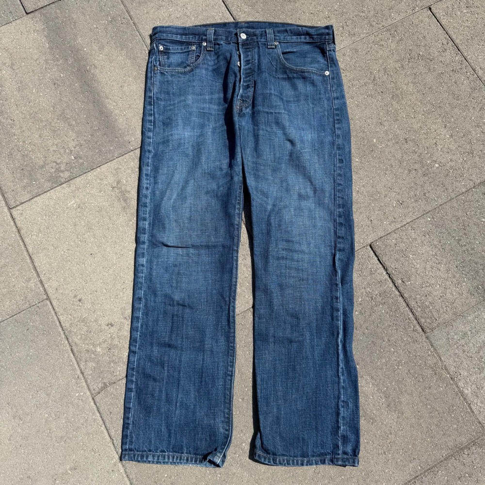 Levis 501 Original Fit Jeans Mens 34x29 Blue Denim Button Fly Straight Leg